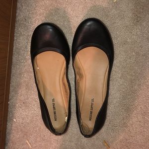 Black flat shoes